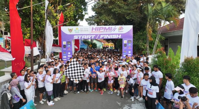 Pj Wali Kota Kediri Berangkatkan HIPMI Merdeka Fun Run 2024 Pj Wali Kota Kediri Berangkatkan HIPMI Merdeka Fun Run 2024