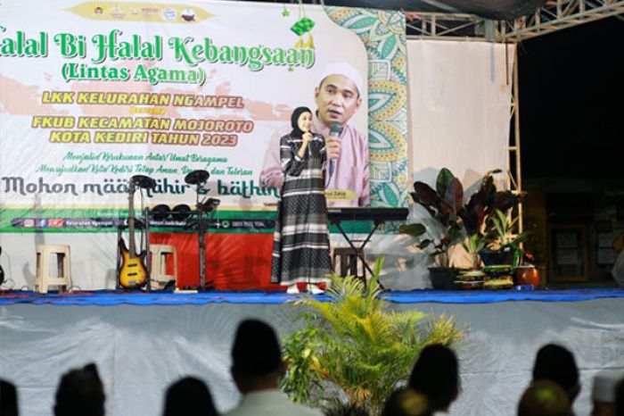 Hadiri Halal Bihalal Kebangsaan Lintas Agama, Bunda Fey: Simbol Nyata Kerukunan di Kota Kediri Hadiri Halal Bihalal Kebangsaan Lintas Agama, Bunda Fey: Simbol Nyata Kerukunan di Kota Kediri