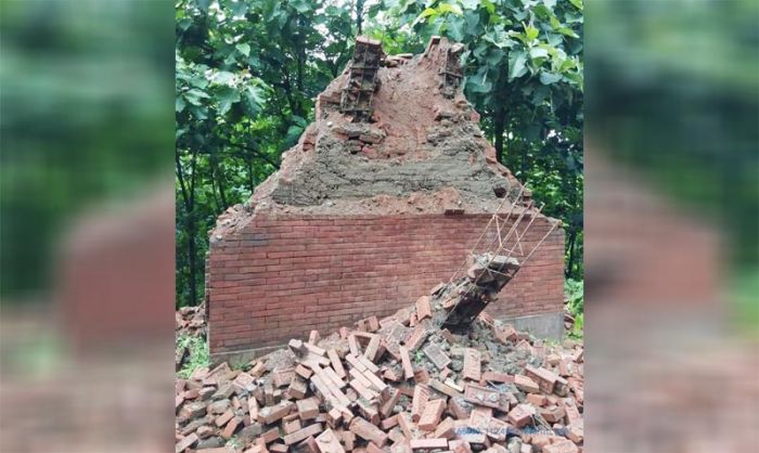 Dua Gapura Mojopahitan Ambruk, Pertanda Apa? Dua Gapura Mojopahitan Ambruk, Pertanda Apa?
