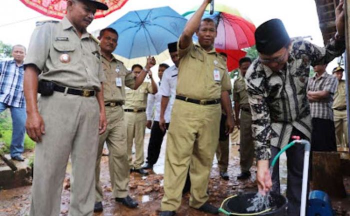 Sidak, Bupati Tuban Cek Kepuasan Masyarakat atas Pelayanan yang Diberikan Pemkab Sidak, Bupati Tuban Cek Kepuasan Masyarakat atas Pelayanan yang Diberikan Pemkab