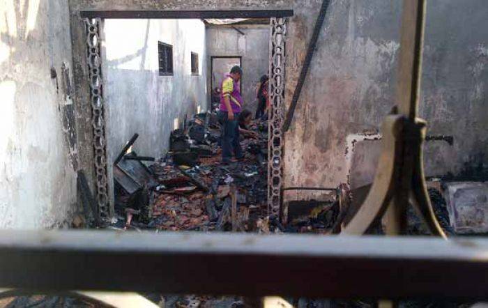 Kebakaran di Manyar Sabrangan Surabaya, Rumah Purnawirawan  Ludes Dilalap Api