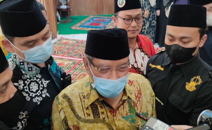 Resmikan Masjid Al-Mahrus di Kampus IAI Tribakti, KH. Said Aqil Siradj Tak Setuju MUI Dibubarkan Resmikan Masjid Al-Mahrus di Kampus IAI Tribakti, KH. Said Aqil Siradj Tak Setuju MUI Dibubarkan