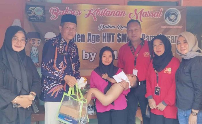 Peringati Hari Jadi ke-50, Alumni SMAN 2 Pamekasan Gelar Sunatan Massal Gratis