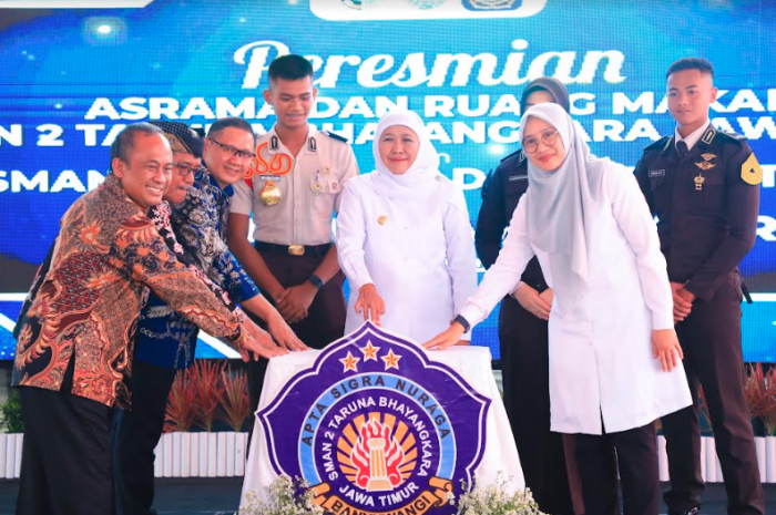 Gubernur Khofifah Resmikan Asrama Baru SMAN Taruna di Banyuwangi dan Pasuruan Gubernur Khofifah Resmikan Asrama Baru SMAN Taruna di Banyuwangi dan Pasuruan
