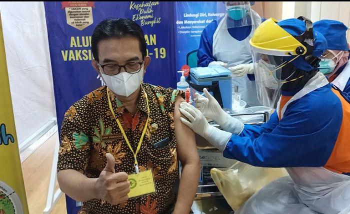 Puluhan Wartawan Kediri Divaksin Covid-19 Puluhan Wartawan Kediri Divaksin Covid-19