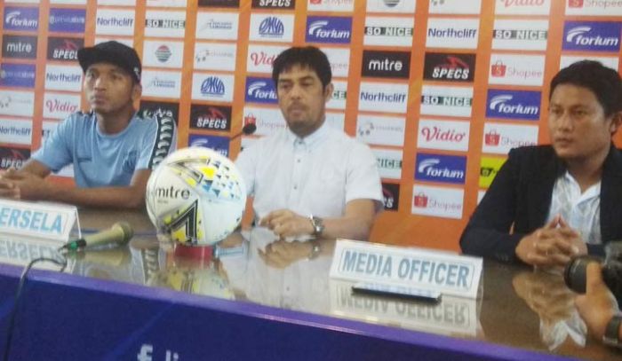 Jamu Borneo FC, Nil Maizar Minta Pemain Persela Yakin Raih Kemenangan Jamu Borneo FC, Nil Maizar Minta Pemain Persela Yakin Raih Kemenangan