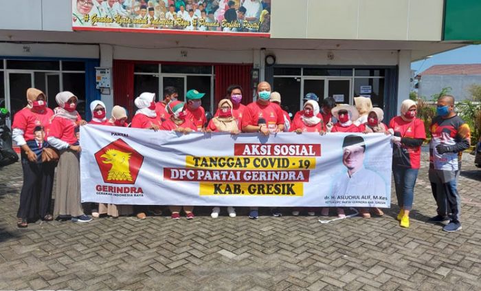 Gerindra Gresik Bagikan 2.000 Hand Sanitizer dan Masker