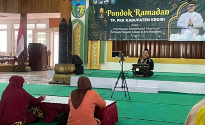 Pemkab Kediri Gelar Pondok Ramadan, Bertemakan "Gender dalam Pandangan Islam" Pemkab Kediri Gelar Pondok Ramadan, Bertemakan "Gender dalam Pandangan Islam"
