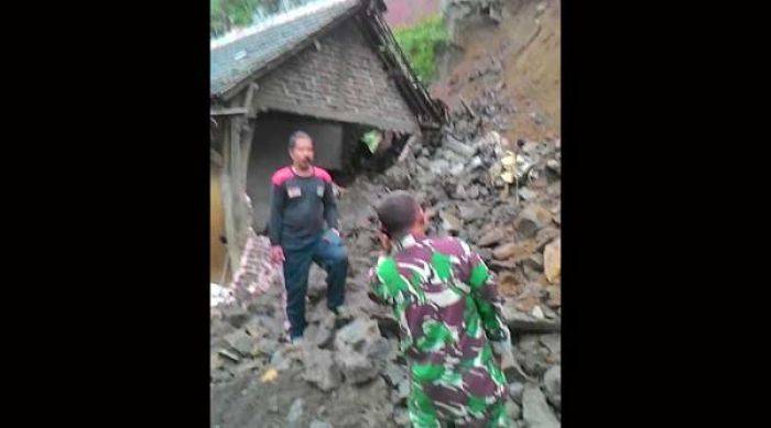 Longsor Terjang Pemukiman Warga di Sawahan Nganjuk Longsor Terjang Pemukiman Warga di Sawahan Nganjuk