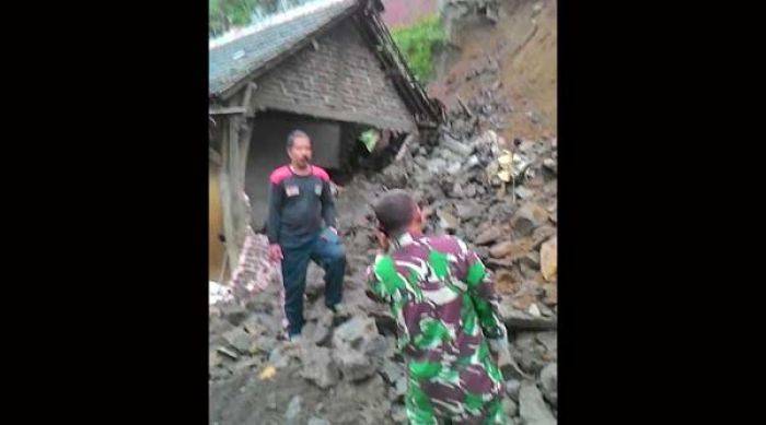 Longsor Terjang Pemukiman Warga di Sawahan Nganjuk