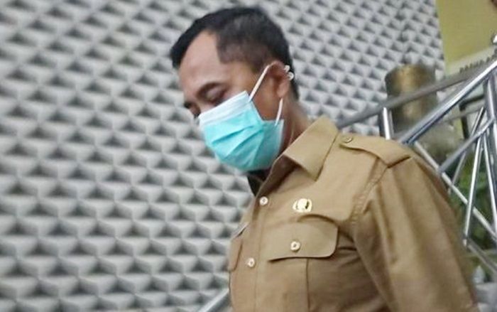 Diduga Terlibat Jual Beli Jabatan, Kadis DLH Diperiksa Penyidik KPK di Mapolres Probolinggo Diduga Terlibat Jual Beli Jabatan, Kadis DLH Diperiksa Penyidik KPK di Mapolres Probolinggo