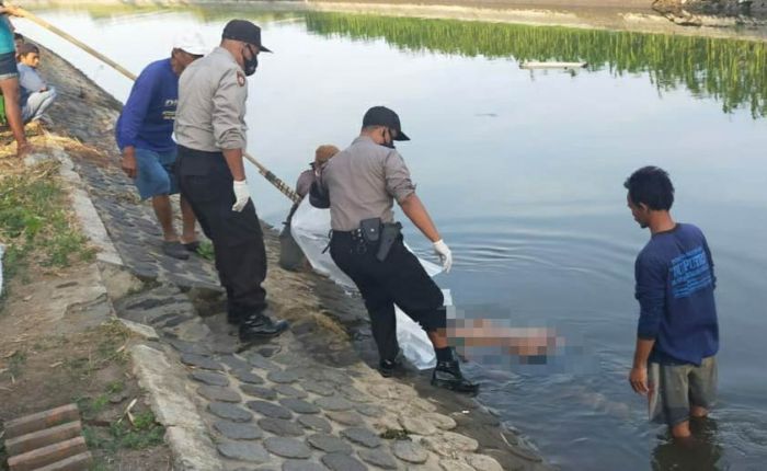 Jasad Wanita Tanpa Identitas Ditemukan Mengambang di Sungai Brantas Jombang Jasad Wanita Tanpa Identitas Ditemukan Mengambang di Sungai Brantas Jombang