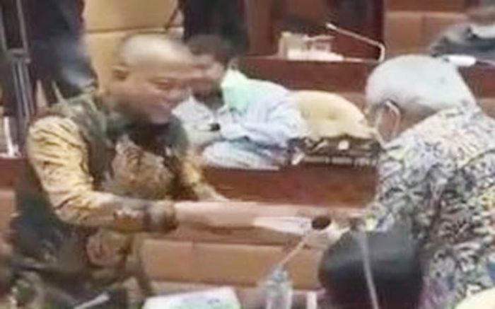 Sering Macet, Jalan Nasional Madura Perlu Pelebaran, Kementerian PUPR-BPWS Harus Sinergi Sering Macet, Jalan Nasional Madura Perlu Pelebaran, Kementerian PUPR-BPWS Harus Sinergi