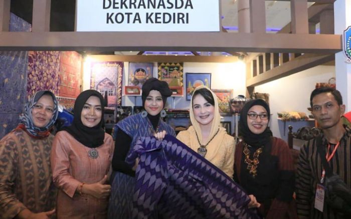 Dekranasda Kota Kediri Turut Ambil Bagian di Batik Bordir & Aksesoris Fair 2020 dan Gelar Kriya