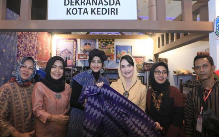Dekranasda Kota Kediri Turut Ambil Bagian di Batik Bordir & Aksesoris Fair 2020 dan Gelar Kriya Dekranasda Kota Kediri Turut Ambil Bagian di Batik Bordir & Aksesoris Fair 2020 dan Gelar Kriya
