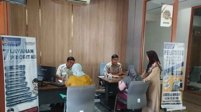 Kantah Kabupaten Pasuruan Serahkan Sertifikat Wakaf Massal Kantah Kabupaten Pasuruan Serahkan Sertifikat Wakaf Massal
