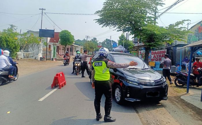 Arus Balik Terpantau Padat, ​Penyekatan di Kabupaten Kediri Diperpanjang hingga 31 Mei 2021