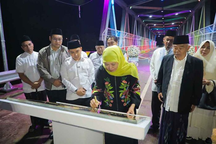 Permudah Akses Masyarakat, Gubernur Jatim Resmikan Jembatan Bubak Mojokerto