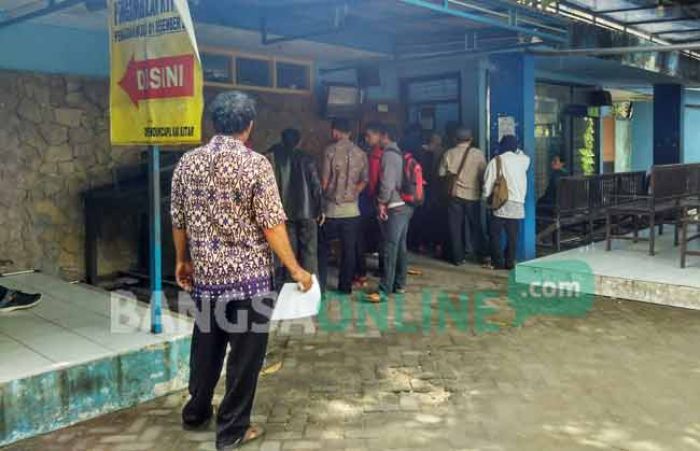Blangko Kosong, Ratusan Ribu KTP-el Warga Kabupaten Blitar Tak Tercetak Blangko Kosong, Ratusan Ribu KTP-el Warga Kabupaten Blitar Tak Tercetak