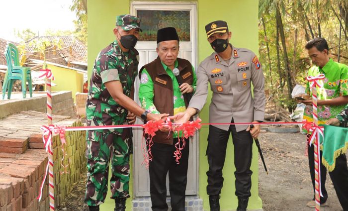 Wabup, Kapolres, dan Dandim Pasuruan Resmikan Pembangunan Jamban