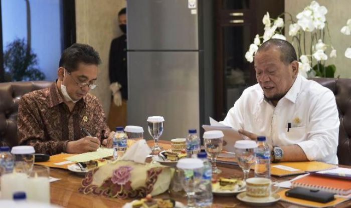 Bertemu Mendag, LaNyalla Minta Evaluasi Barang Impor yang Distorsi Produksi Dalam Negeri Bertemu Mendag, LaNyalla Minta Evaluasi Barang Impor yang Distorsi Produksi Dalam Negeri