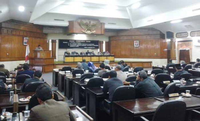 DPRD Tuban Paripurnakan 10 Raperda DPRD Tuban Paripurnakan 10 Raperda