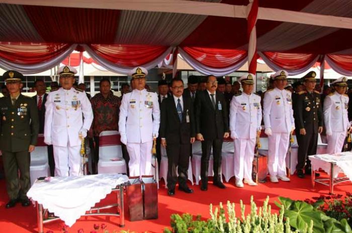 Irarmatim Hadiri Acara Puncak Peringatan ke-71 HUT Bhayangkara Tahun 2017 Irarmatim Hadiri Acara Puncak Peringatan ke-71 HUT Bhayangkara Tahun 2017