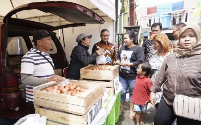 Tekan Inflasi saat Ramadhan, Pemkot Batu Gelar Gerakan Pangan Murah di Oro-Oro Ombo Tekan Inflasi saat Ramadhan, Pemkot Batu Gelar Gerakan Pangan Murah di Oro-Oro Ombo