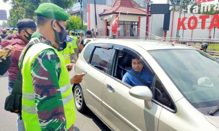 Operasi Masker Digelar di Kota Blitar, Hari ini Sanksi Sita KTP, Besok Langsung Denda Operasi Masker Digelar di Kota Blitar, Hari ini Sanksi Sita KTP, Besok Langsung Denda