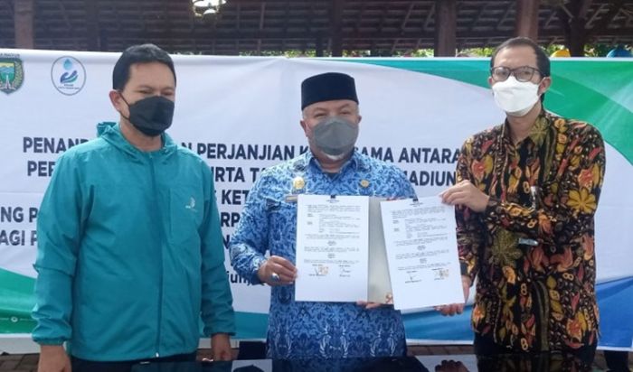 Melalui Dana CSR, PDAM Tirta Taman Sari Berikan Asuransi untuk 1.144 Warga Kota Madiun Melalui Dana CSR, PDAM Tirta Taman Sari Berikan Asuransi untuk 1.144 Warga Kota Madiun