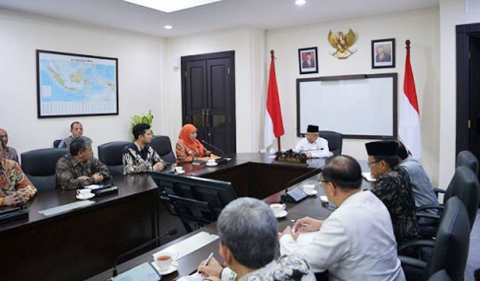 Gubernur Khofifah Laporkan Perkembangan Perpres 80/2019 ke Wapres RI Gubernur Khofifah Laporkan Perkembangan Perpres 80/2019 ke Wapres RI