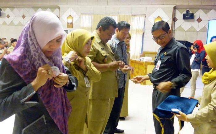 Sambari Targetkan Tahun 2019 Kota Gresik Bebas Kumuh Sambari Targetkan Tahun 2019 Kota Gresik Bebas Kumuh