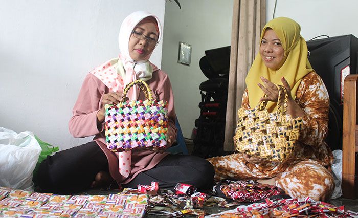 Komunitas di Kediri ini Ubah Sampah Plastik Jadi Tas Cantik