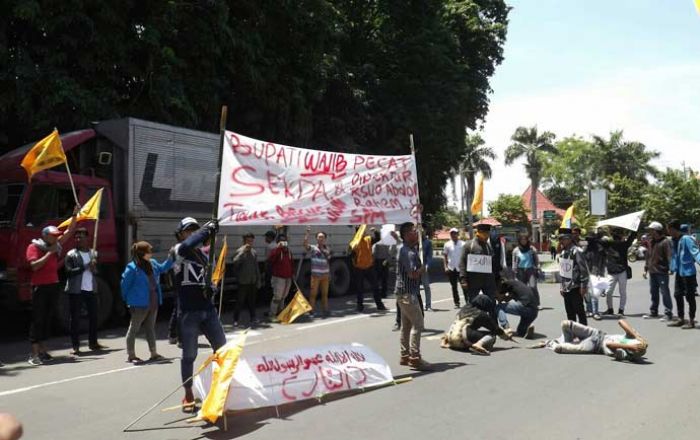 Hasil Audit SPM dari BPK RI Turun, PMII Demo Tuntut Sekda dan Direktur RSUD Abdoer Rahem Dicopot Hasil Audit SPM dari BPK RI Turun, PMII Demo Tuntut Sekda dan Direktur RSUD Abdoer Rahem Dicopot