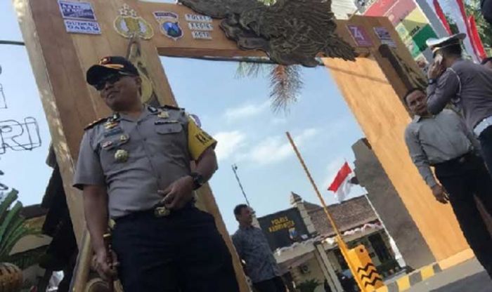 Ikuti Lomba Gapura, Polres Kediri Kota Usung Tema Panji Ikuti Lomba Gapura, Polres Kediri Kota Usung Tema Panji