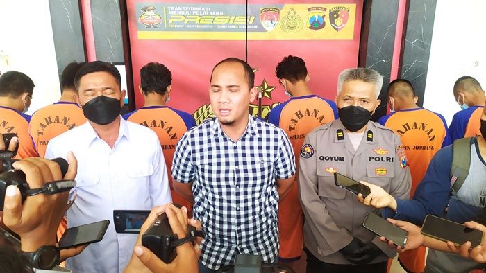 5 Tersangka Simpatisan Putra Kiai di Jombang Miliki Peran Berbeda 5 Tersangka Simpatisan Putra Kiai di Jombang Miliki Peran Berbeda