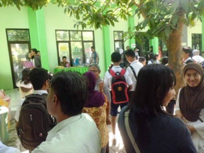 Pendaftar PPDB Online Kota Mojokerto Membludak Pendaftar PPDB Online Kota Mojokerto Membludak