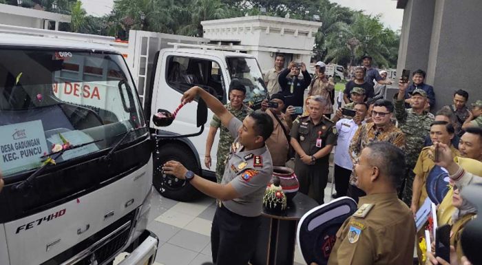 Kodim Kediri Serahkan 36 Truk untuk Koperasi Desa Merah Putih