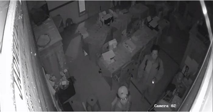 Maling Bobol SDN 5 Wonosalam Jombang, Aksinya Terekam CCTV Maling Bobol SDN 5 Wonosalam Jombang, Aksinya Terekam CCTV