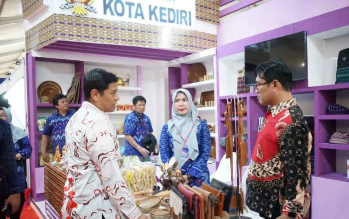 Mas Abu Optimis Produk IKM Kota Kediri Tembus Pasar Global Mas Abu Optimis Produk IKM Kota Kediri Tembus Pasar Global
