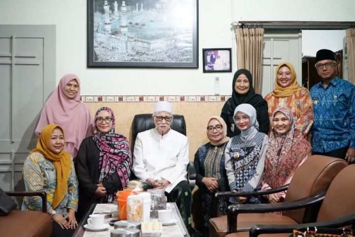 Dampingi Menteri PPPA RI di Seminar Pesantren Ramah Anak, Ini Harapan Wali Kota Kediri Dampingi Menteri PPPA RI di Seminar Pesantren Ramah Anak, Ini Harapan Wali Kota Kediri