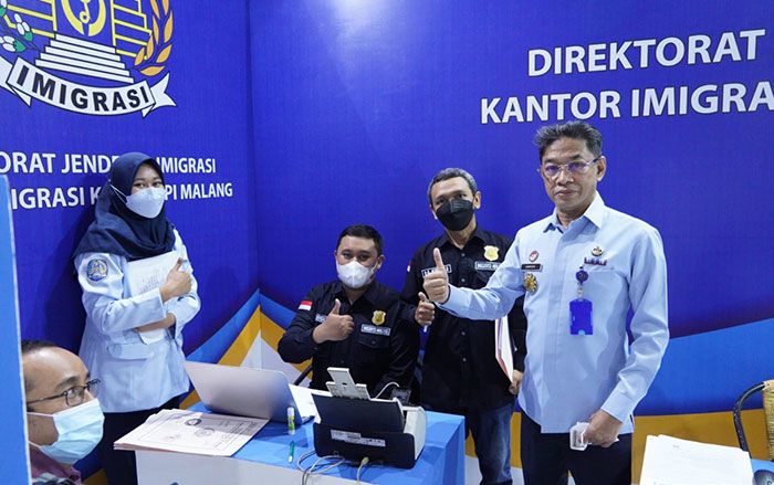 Kunjungi Kantor Imigrasi Malang, Direktur Lalu Lintas Keimigrasian Beri Penguatan untuk ASN Kunjungi Kantor Imigrasi Malang, Direktur Lalu Lintas Keimigrasian Beri Penguatan untuk ASN