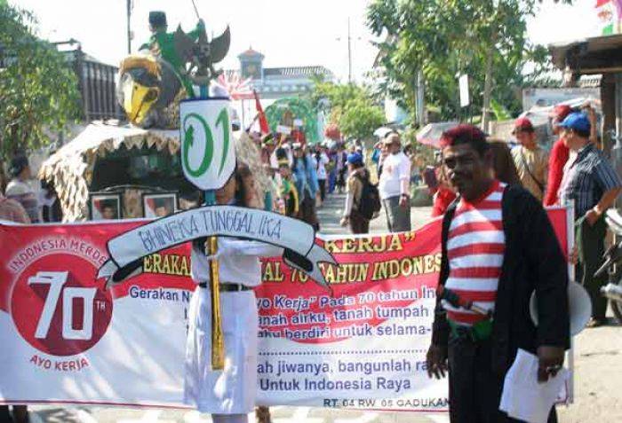 Karnaval HUT Kemerdekaan di Morokrembangan Surabaya Berlangsung Meriah Karnaval HUT Kemerdekaan di Morokrembangan Surabaya Berlangsung Meriah