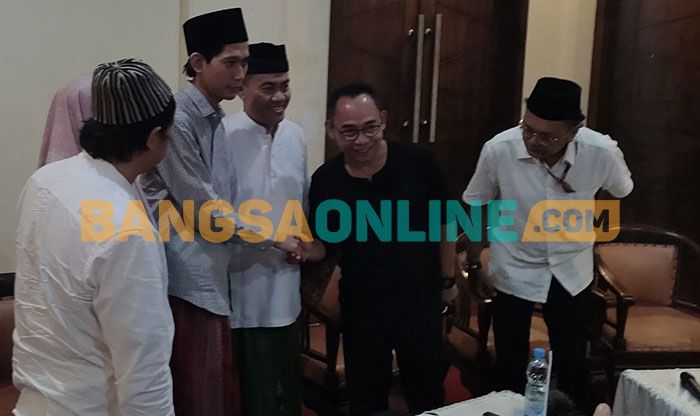 Eko Kuntadhi Akhirnya Minta Maaf ke Ning Imaz dan Keluarga Besar Ponpes Lirboyo Eko Kuntadhi Akhirnya Minta Maaf ke Ning Imaz dan Keluarga Besar Ponpes Lirboyo