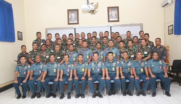 Dansatban Koarmada II Buka Latihan Penanggulangan Kebakaran dan Kebocoran Dansatban Koarmada II Buka Latihan Penanggulangan Kebakaran dan Kebocoran