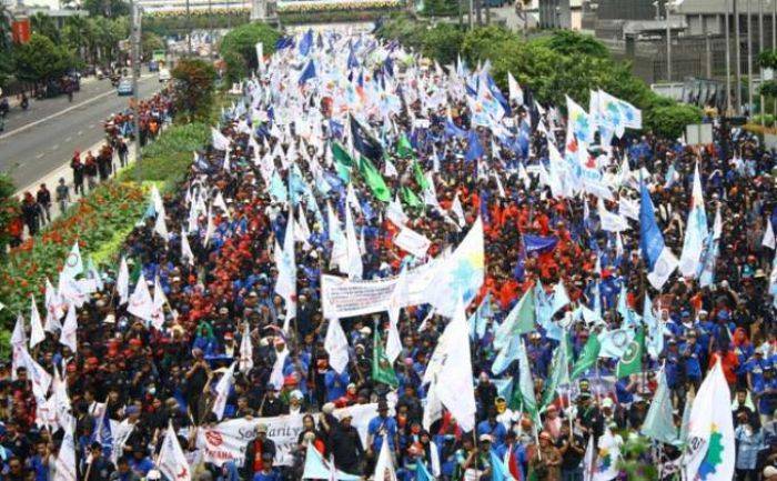 Dinsosnaker Tuban Optimis Peringatan May Day di Bumi Wali Kondusif Dinsosnaker Tuban Optimis Peringatan May Day di Bumi Wali Kondusif