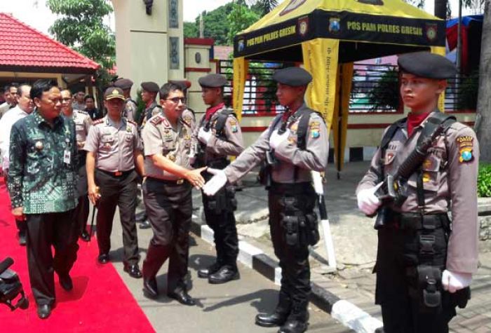 Kapolda Jatim: Kasus Bom Molotov di Rumah Ketua PAN Gresik Jadi PR Kami Kapolda Jatim: Kasus Bom Molotov di Rumah Ketua PAN Gresik Jadi PR Kami
