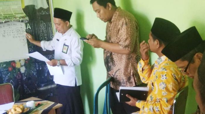 Penyuluh Agama Sarirejo Dilatih Menghitung Arah Kiblat Penyuluh Agama Sarirejo Dilatih Menghitung Arah Kiblat