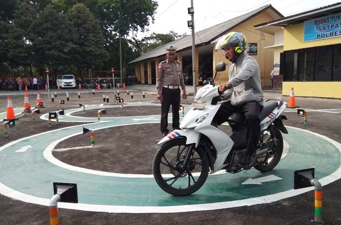 Satlantas Polresta Sidoarjo Uji Praktek SIM C Menggunakan Sensor Ultra Sonic