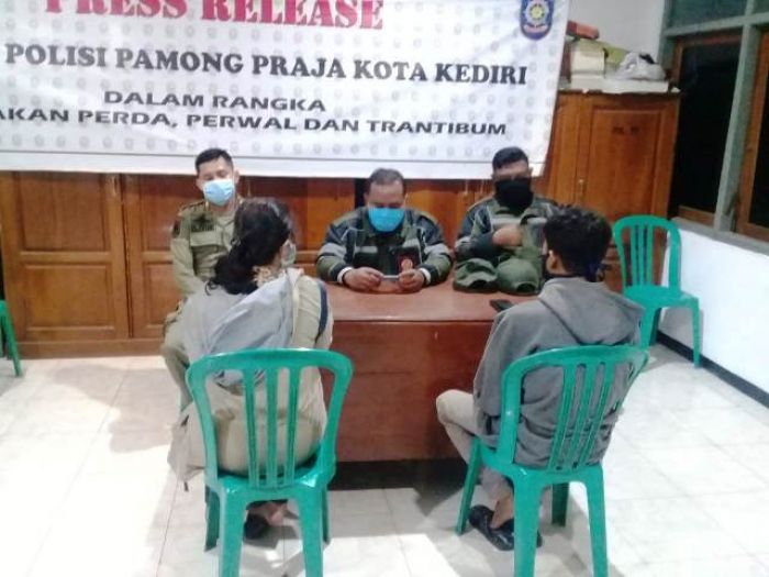 Lagi, Satpol PP Kota Kediri Amankan Pasangan Bukan Suami-Istri dari Rumah Kos Lagi, Satpol PP Kota Kediri Amankan Pasangan Bukan Suami-Istri dari Rumah Kos